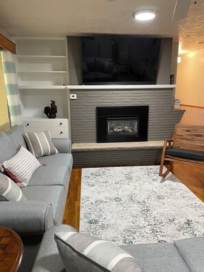 Living area - Funny Farm (Idaho Falls)