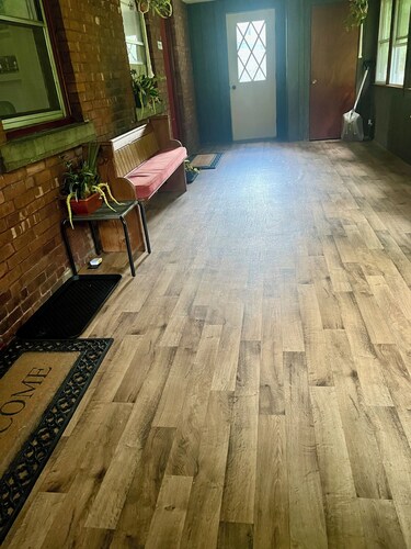 Welcome to River St House historical stay. 1500sq ft, 1/2 blk from river trails.