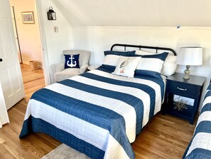 4 Schlafzimmer, Schreibtisch, Bügeleisen/Bügelbrett, Reisekinderbett