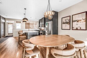 Repas dans la chambre