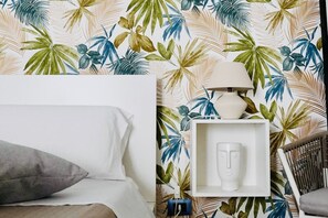 1 slaapkamer, een kluis op de kamer, een strijkplank/strijkijzer, wifi