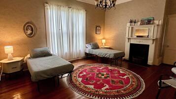 4 bedrooms, WiFi, bed sheets