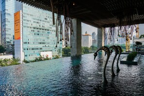 Outdoor pool - Good And Simply 1Br At Sudirman Suites Apartment (Jakarta)