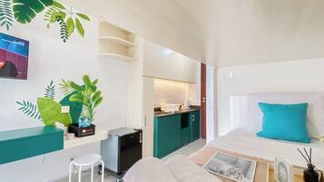 Studio | Desk, free WiFi