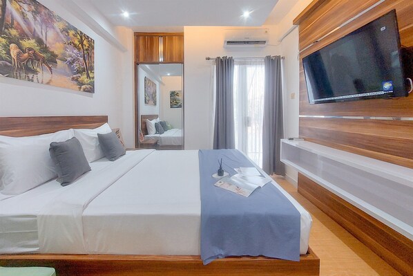 Studio | Free WiFi - Comfy And Homey Studio At Sky View Apartment (South Tangerang)