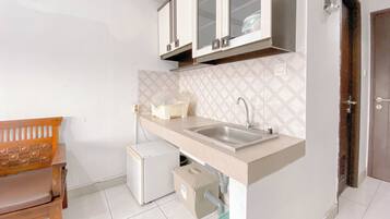 Apartment | Private kitchen | Fridge, stovetop, rice cooker