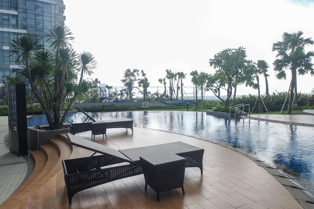 Simple And Relaxing Studio At Supermall Mansion Benson Apartment