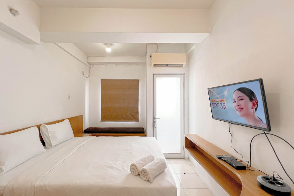 Simple And Relax Studio At Pavilion Permata Apartment