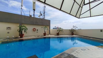 Kolam renang outdoor