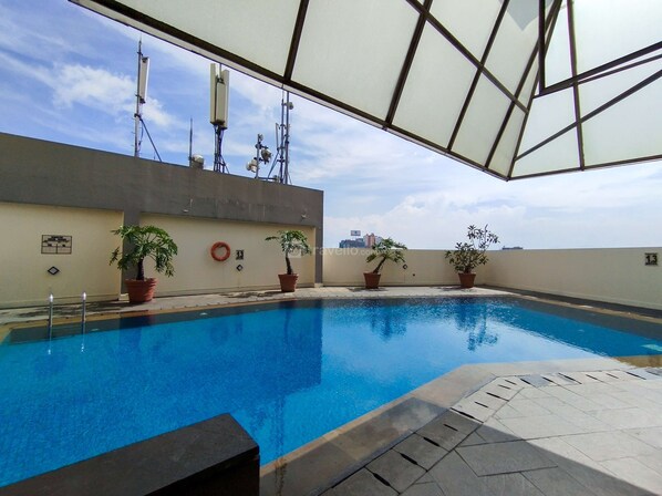Outdoor pool - Modern 2Br At Braga City Walk Apartment (Bandung)