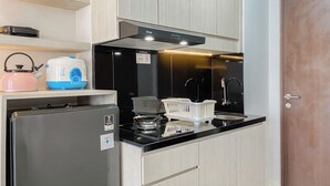 Studio | Dapur pribadi | Lemari es, kompor, dan penanak nasi