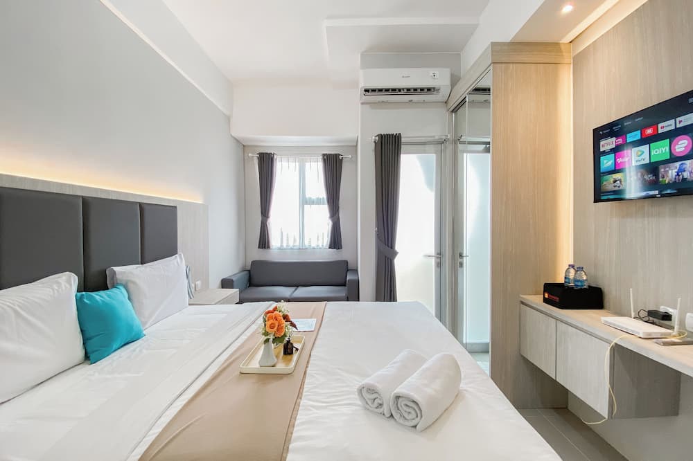Warm And Restful Studio Transpark Juanda Bekasi Timur Apartment