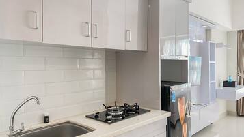 Studio | Dapur peribadi | Peti sejuk, dapur, cerek elektrik, periuk nasi