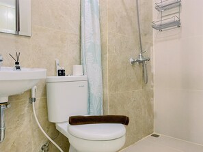 Bathroom - Good And Homey Studio Apartment At Transpark Cibubur (Depok)
