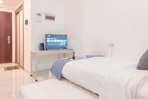 1 bedroom, free WiFi - Good And Homey Studio At Sky House Alam Sutera Apartment (Tangerang)