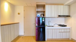 อพาร์ทเมนท์ | ครัวส่วนตัว | ตู้เย็น, เตาประกอบอาหาร, หม้อหุงข้าว, โต๊ะรับประทานอาหาร