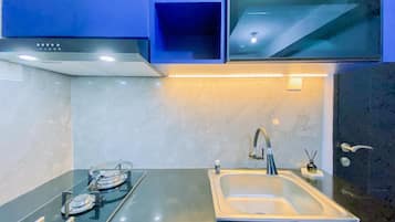 Apartment | Private kitchen | Fridge, stovetop, rice cooker