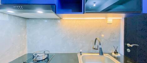 Apartment | Private kitchen | Fridge, stovetop, rice cooker