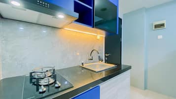 Huoneisto | Yksityinen keittiö | Jääkaappi, liesi, riisinkeitin