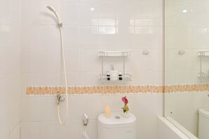 Studio | Bathroom