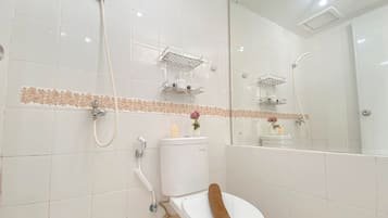 Studio | Badezimmer | Dusche, Handtücher