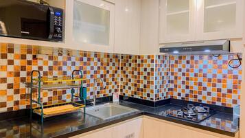 Căn hộ | Bếp riêng | Tủ lạnh, lò vi sóng, bếp nấu, nồi cơm