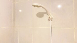 Studio | Bathroom - Restful Studio Apartment At Tokyo Riverside Pik 2 (Teluknaga)