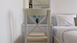 Studio | Desk - Restful Studio Apartment At Tokyo Riverside Pik 2 (Teluknaga)