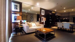 Apartment | Wohnbereich | Flachbildfernseher