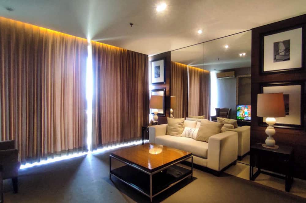 Apartment 3Br With River View In City Center At Sumatra36 Surabaya