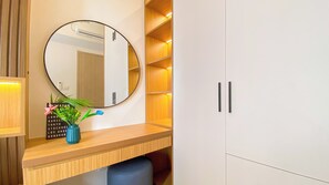 1 bedroom, free WiFi - Good And Spacious 1Br Tokyo Riverside Pik 2 Apartment (Teluknaga)