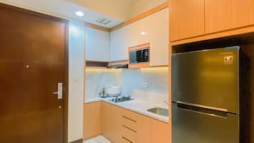 Apartment | Private kitchen | Fridge, microwave, stovetop, rice cooker