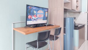 Studio - Cozy Living Studio At Serpong Garden Apartment (Cisauk)