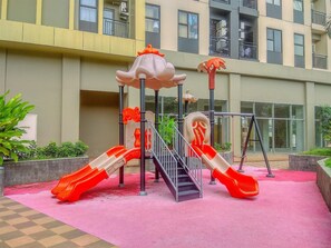 Children's activities - Cozy Studio Apartment At Transpark Cibubur (Depok)