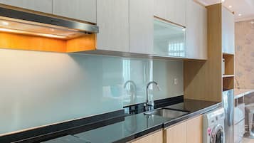 Studio | Private kitchen | Fridge, microwave, stovetop, electric kettle