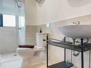 Bathroom - Homey And Modern Look 3Br At Meikarta With Balcon Apartment (Cikarang)