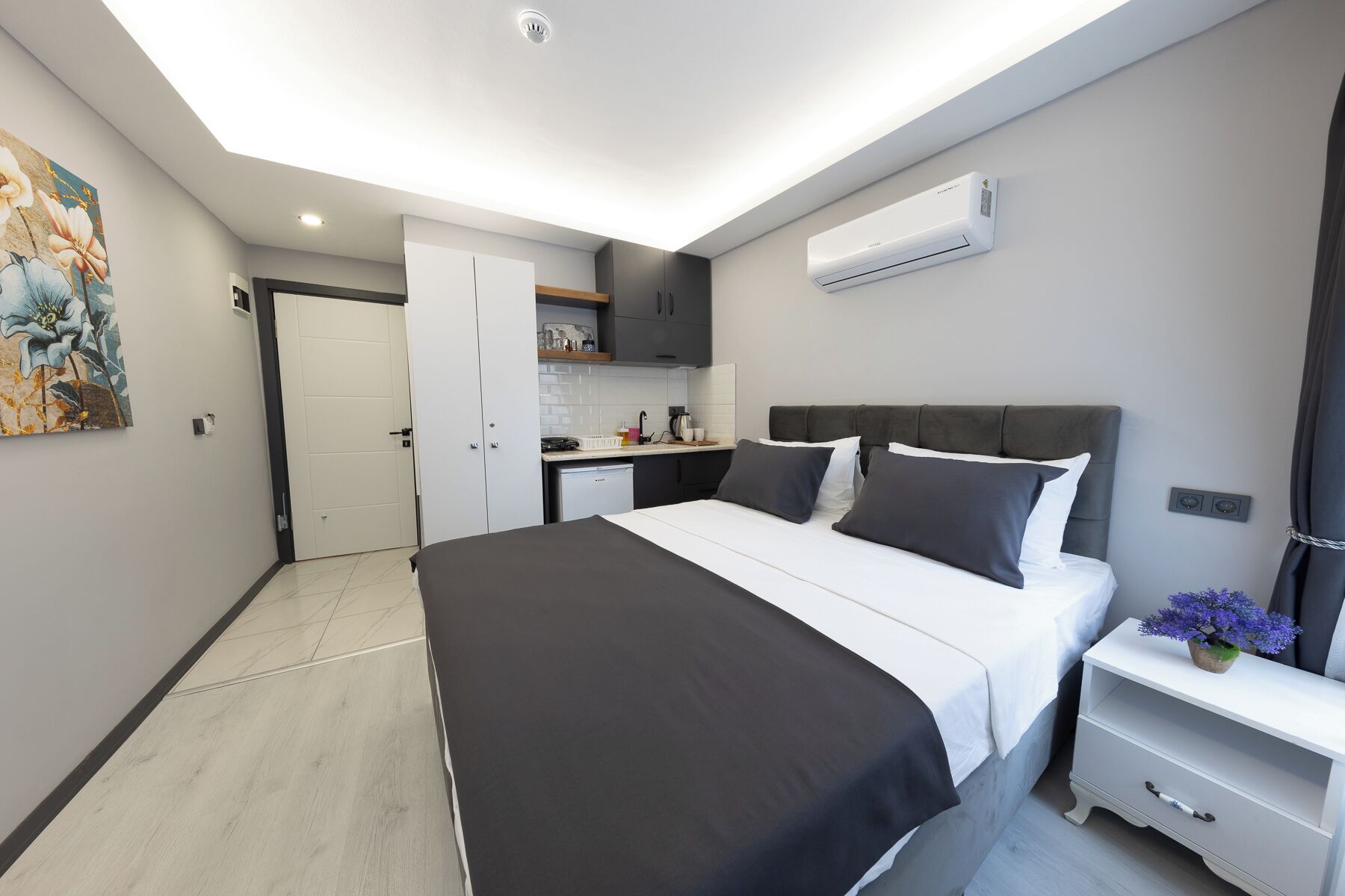 Chambre Deluxe, 1 grand lit | Coin cuisine privé | Mini réfrigérateur, plaque de cuisson, plancha
