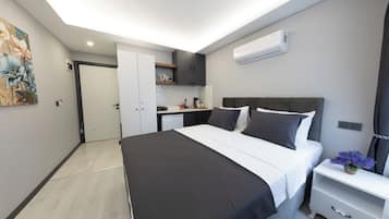 Deluxe-Zimmer, 1 Queen-Bett | Eigene Kochnische | Mini-Kühlschrank, Herdplatte, Grillplatte, Kochgeschirr/Geschirr/Besteck