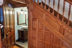 Interior - Classic Victorian with modern amenities in the heart of Downtown Milwaukee (Milwaukee)