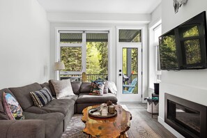 Smart TV, chimenea