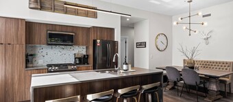 Beautiful & Modern Condo, Ski-In Ski-Out