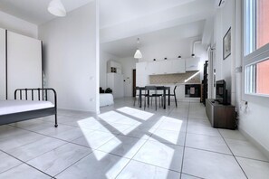 1 chambre, bureau, fer et planche à repasser, Wi-Fi