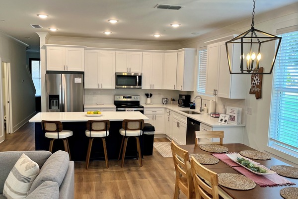 Frigorífic, microones, forn i placa de cuina