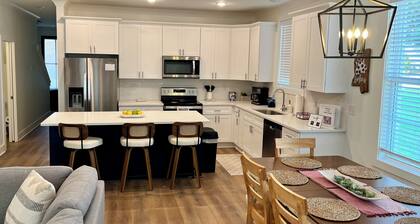 "The Dawg House" Townhouse