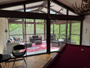 Games room - Amazing Views, Skiing Nearby and Amenities Galore! (Town of Rockingham)