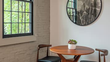 Pariskuntien ruokailu