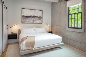 Suíte estúdio, 1 cama King | Roupas de cama premium, cofres nos quartos