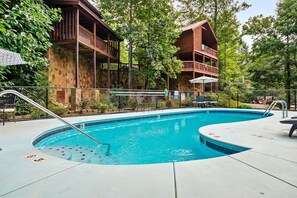 Pool - Free Dollywood Tix/Arcade/A+Location/Hot Tub (Gatlinburg)