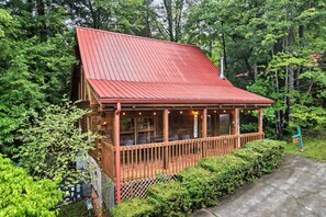 Exterior - Free Dollywood Tix/Arcade/A+Location/Hot Tub (Gatlinburg)