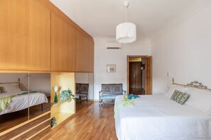 1 chambre, fer et planche à repasser, Wi-Fi, literie fournie